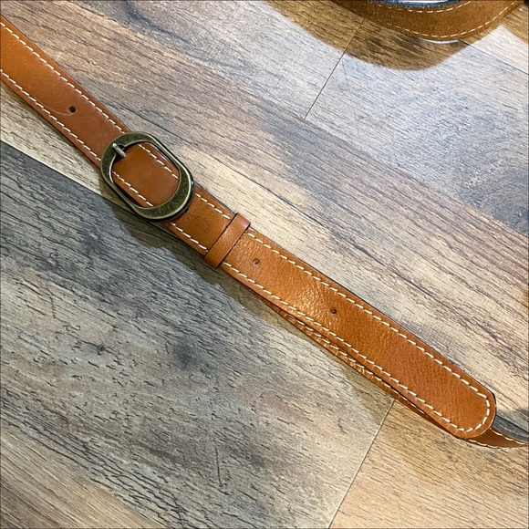 Patricia Nash | Classic Venezia Crossbody Pouch - Picture 11 of 13